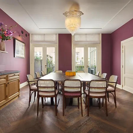 The Saints Ξενοδοχείο 's-Hertogenbosch (Den Bosch)