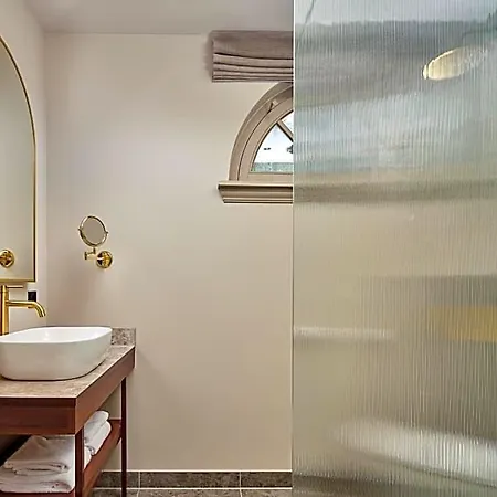 Hotel The Saints 4*
